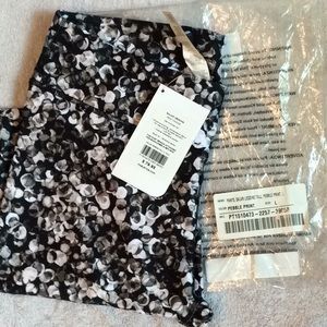 Fabletics Salar Leggings Pebble Print NWT